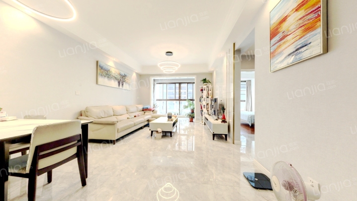 高盛金融中心二手房实景图