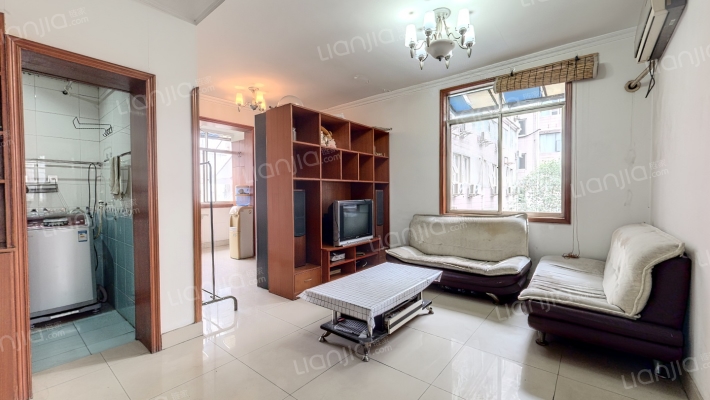 爵版街18号二手房实景图