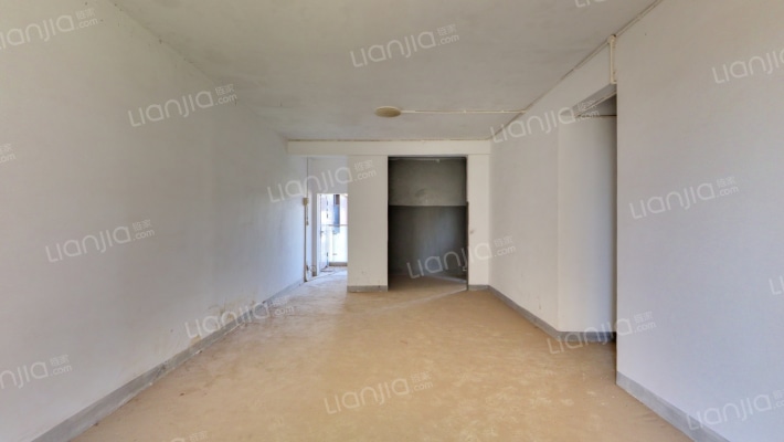 新怡荣尚家园二手房实景图