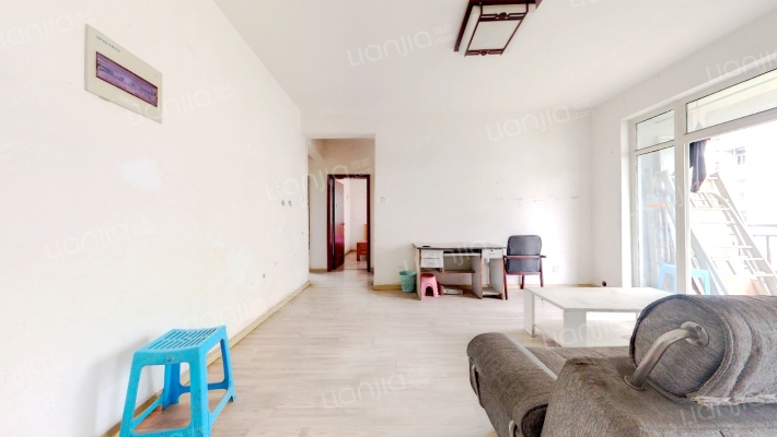 亚丁小镇二手房实景图