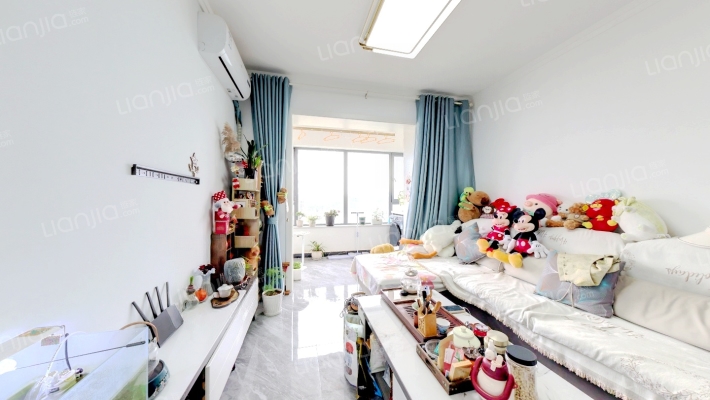 绿地新里城四区二手房实景图
