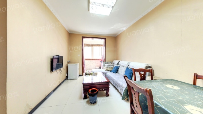 鹏飞花园二手房实景图