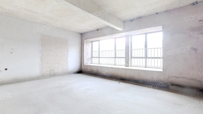 山水芳邻四期二手房实景图