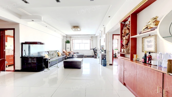 悦泰利贞大厦二手房实景图