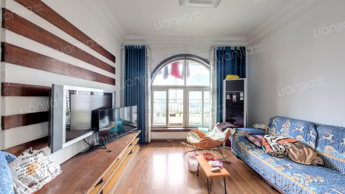 南方花园D4区二手房实景图