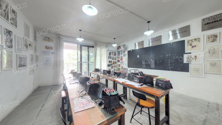 东山国际新城A区二手房实景图