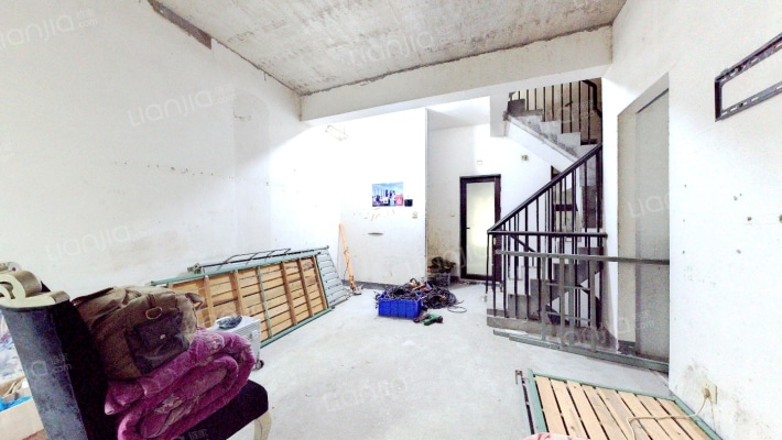 布鲁斯小镇(一期)(别墅)二手房实景图