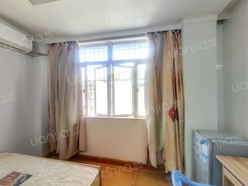 合租·美景花园 5居室 南卧