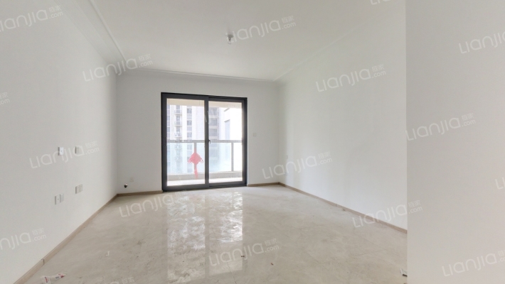 中建滨水苑二手房实景图