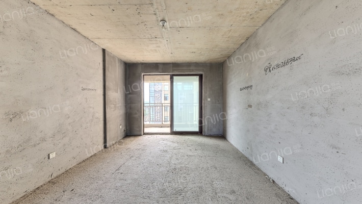 鸿润嘉园二手房实景图