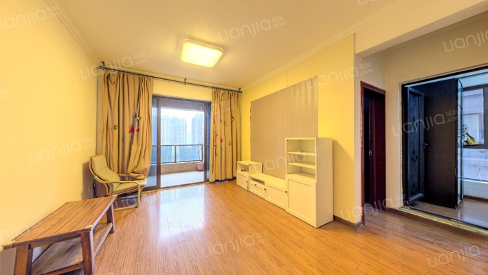 保利金香槟二手房实景图