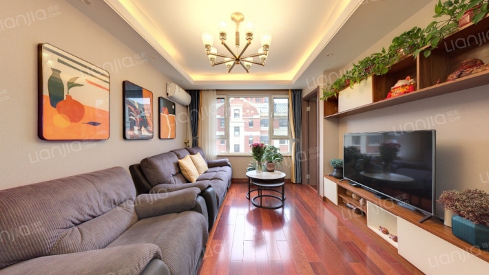 万科翡翠四季C1区二手房实景图