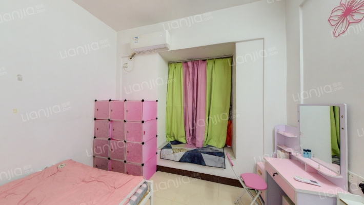 雅居蓝湾二手房实景图