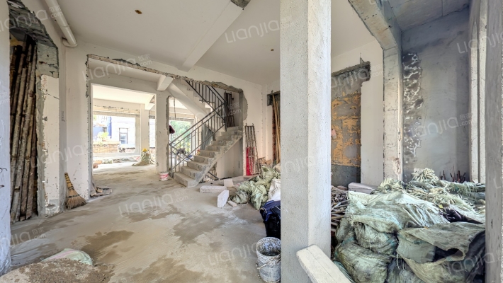 泽瑞西园二手房实景图