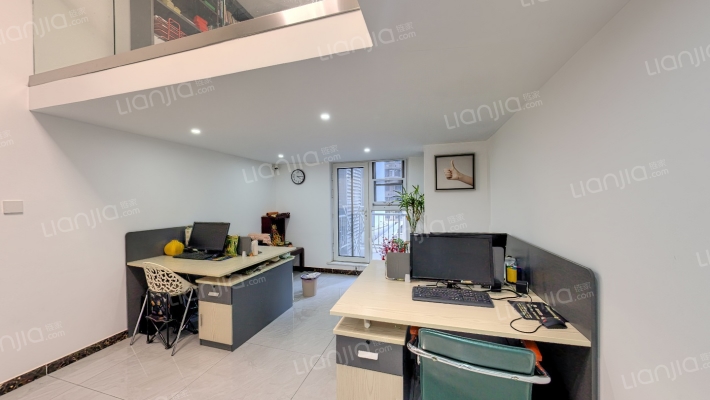 天山世界之门二手房实景图