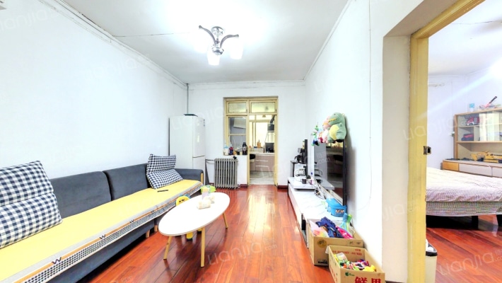 新时代国际工程公司住宅小区二手房实景图