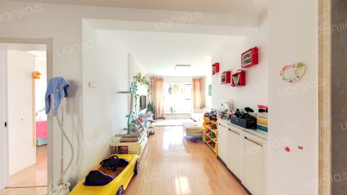 桃园臻品小区二手房实景图