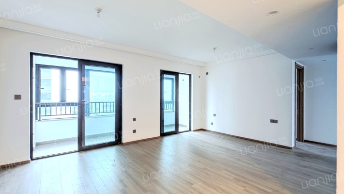 旭辉望樾台二手房实景图