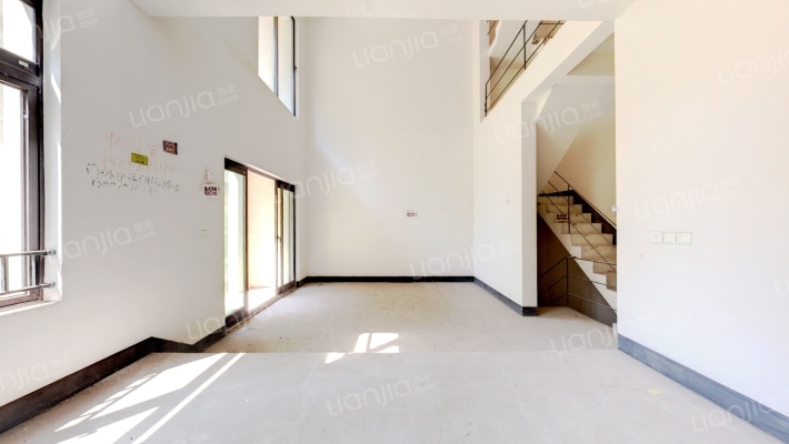 世茂茂悦府别墅二手房实景图