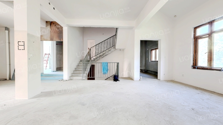 见山独栋二手房实景图