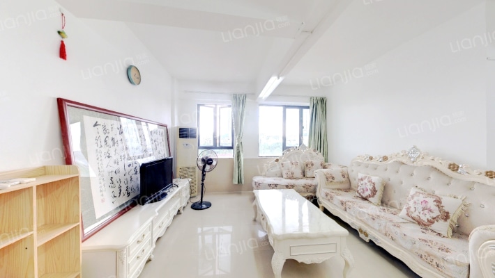 嘉信华庭二手房实景图