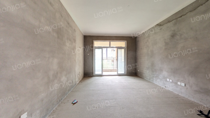 万峰城A区依云谷二手房实景图