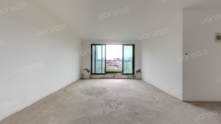 中渝滨江壹号B区二手房实景图