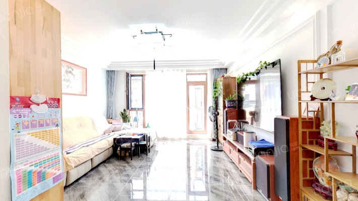 保利香槟酩悦二手房实景图