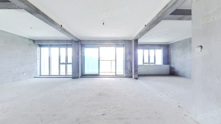 蓝色春江二手房实景图