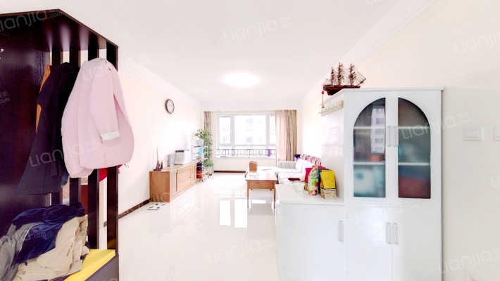 保利罗兰A2区二手房实景图