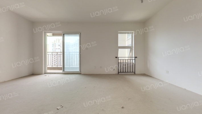 天悦龙栖台二手房实景图