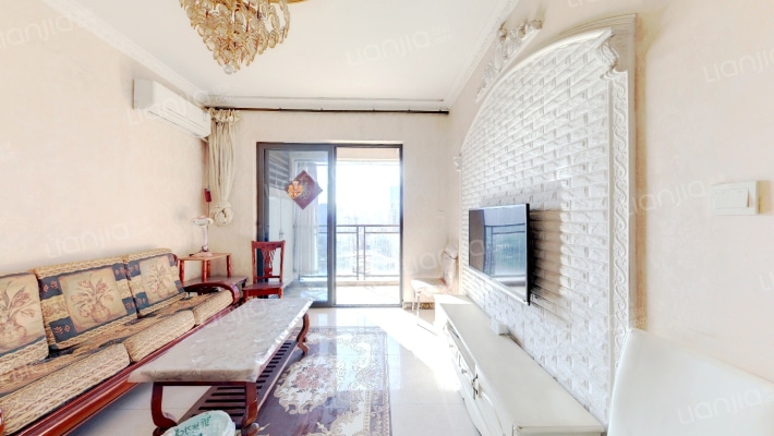 隆鑫天雨方二手房实景图