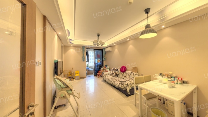 亚新美好城邦二手房实景图