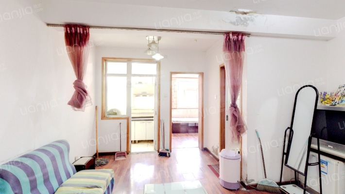 青年居易小区二手房实景图