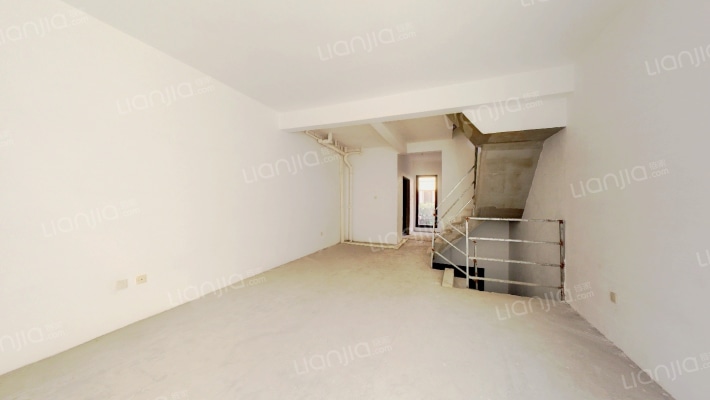 郡原城中墅二手房实景图