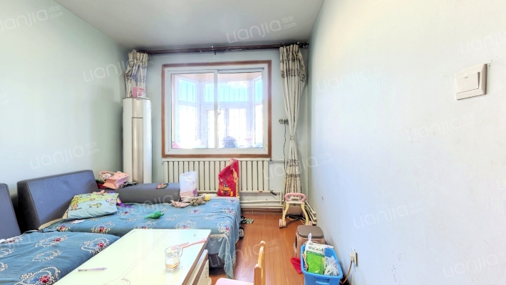 公交花园二手房实景图