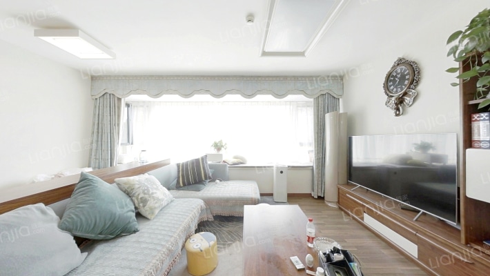 万科城市之光C区二手房实景图