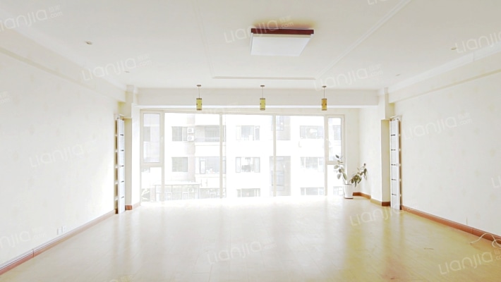 亿达广场二手房实景图