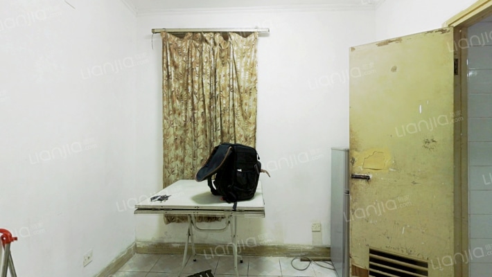 迈皋桥街18号二手房实景图