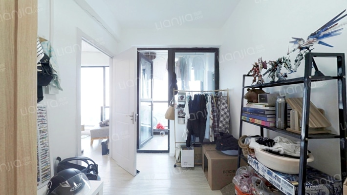 太阳国际公寓二手房实景图