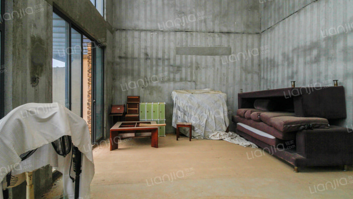 御湖半山二手房实景图