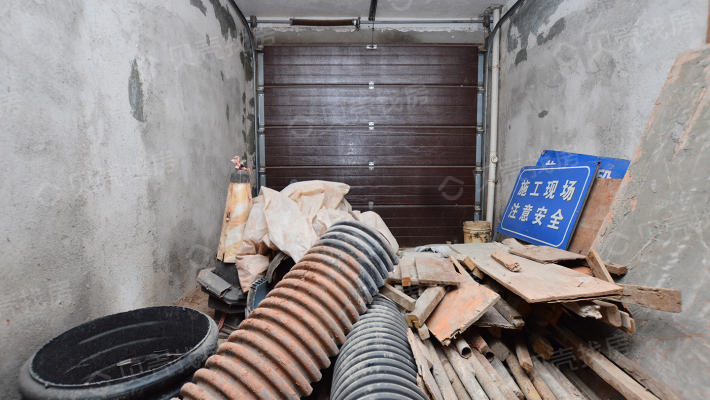 星洲湾精品叠墅毛坯房东诚意急售-车库