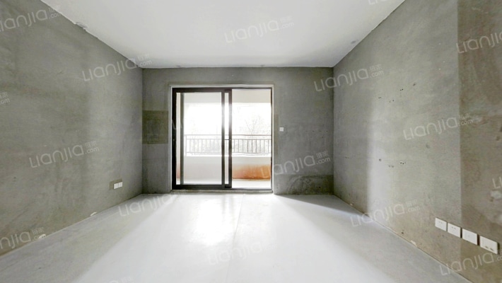 鲁能公馆2号院二手房实景图