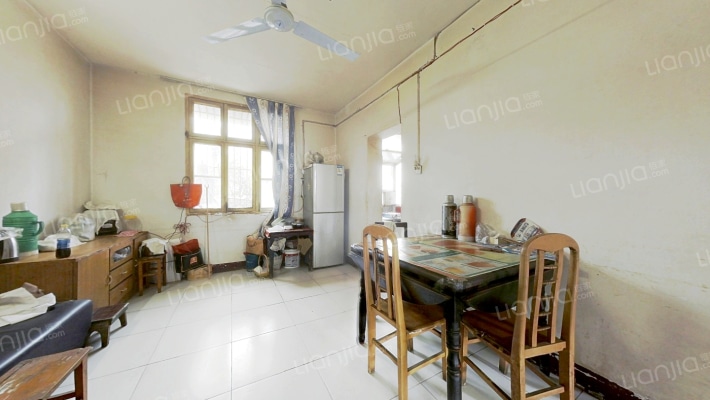 和平铁机教师楼二手房实景图