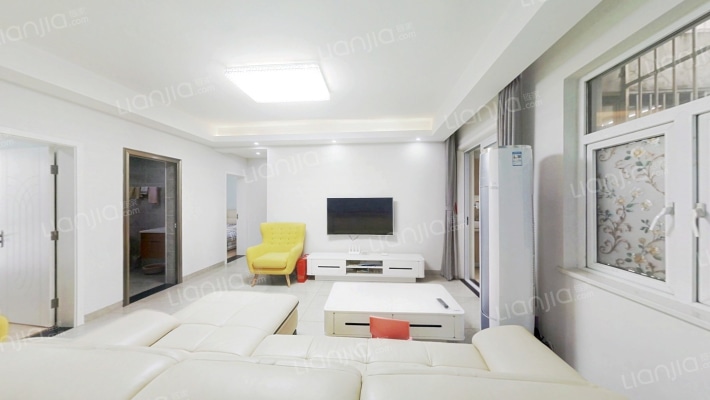 泊爱蓝湾二手房实景图