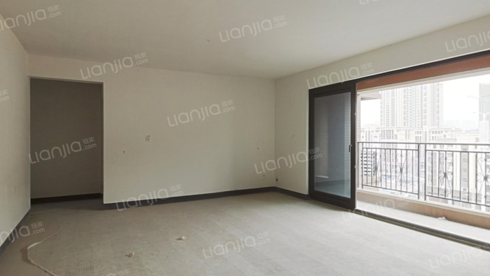 公园大道上东汇南区二组团二手房实景图