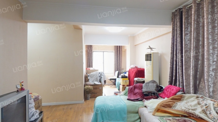 白金广场小区二手房实景图