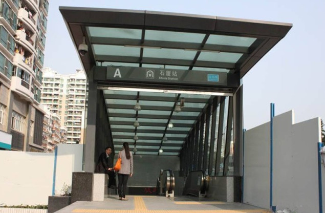 众孚新村附近有石厦地铁站,该地铁属于龙岗线3号线,双龙站到益田站.