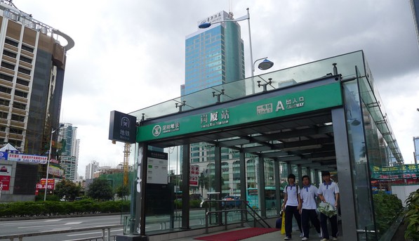 岗厦地铁站a口岗厦地铁站a口待开通的赤尾站步行八分钟左右,隶属7号线