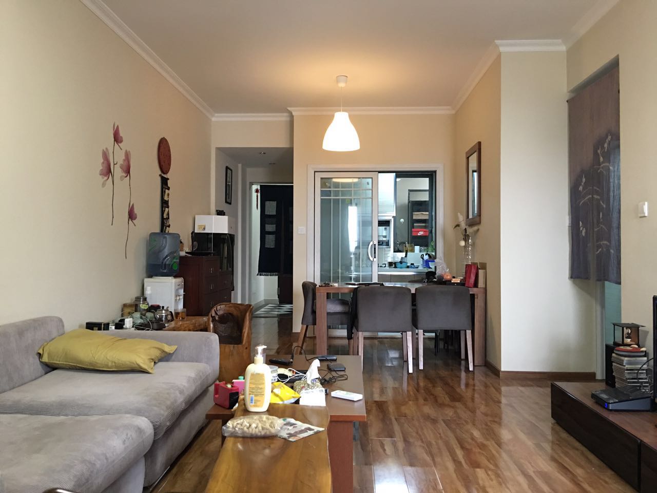 这是勤诚达的4b栋07户型,层高2.8米,不打吊顶的情况下,没有压抑的感觉